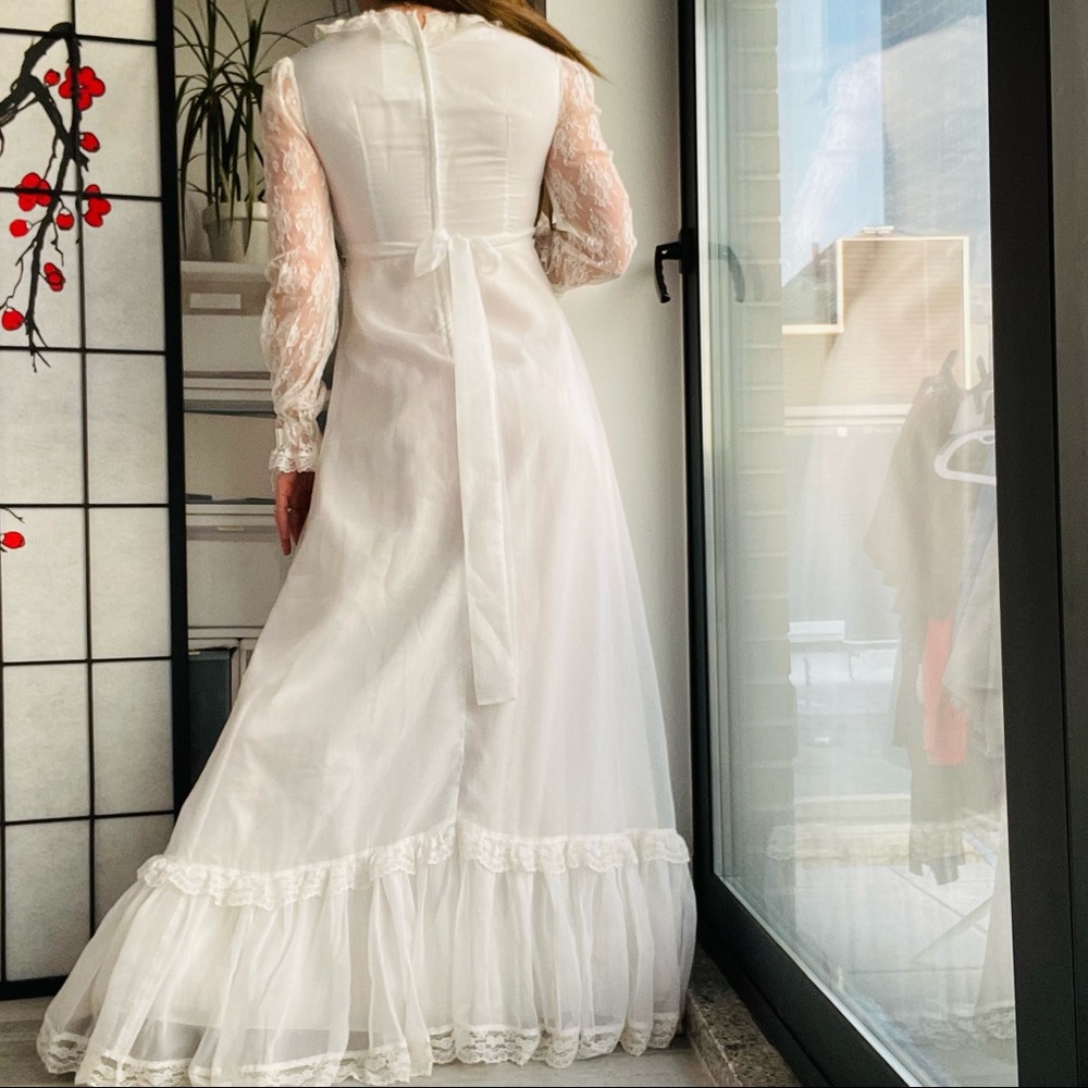 Vintage Organza Ruffle Lace Layered Ivory White Bishop Long Sleeve Wedding Dress - Picture 8 of 17